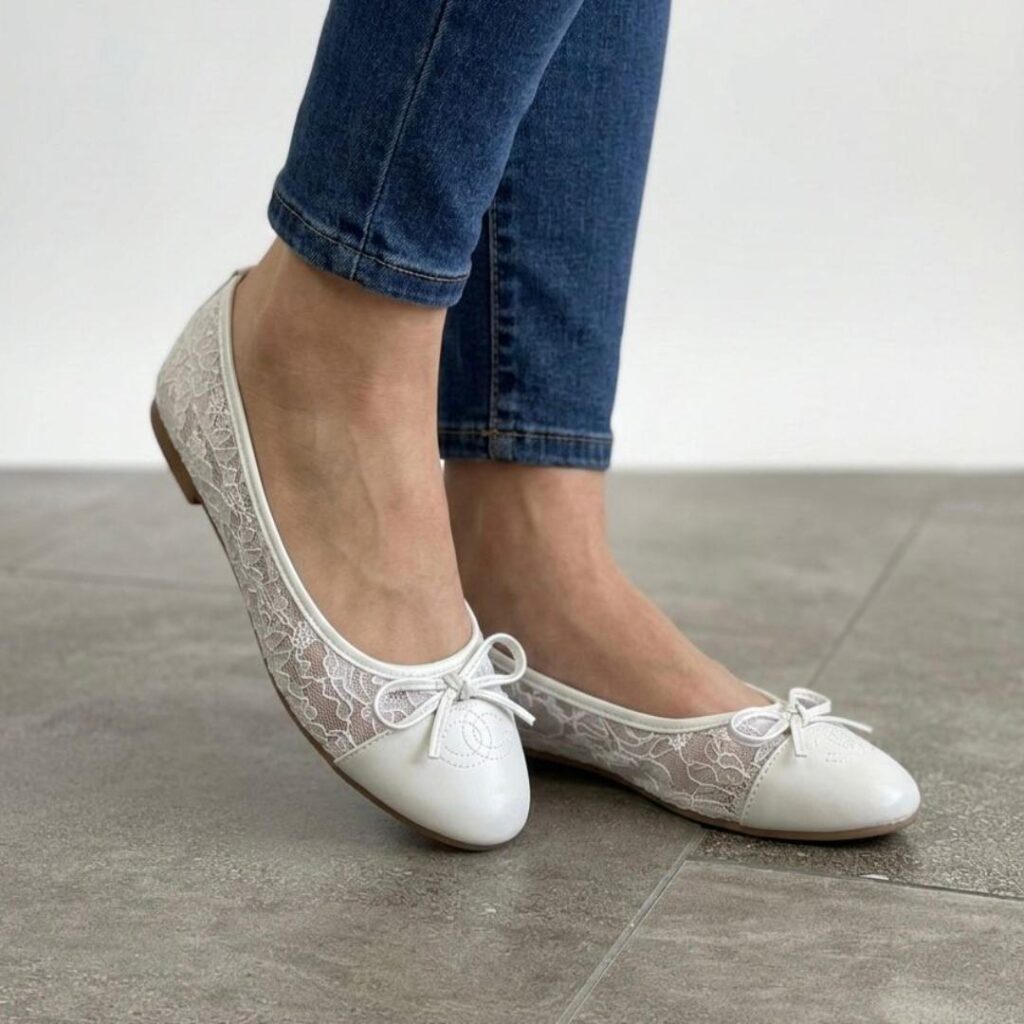 Flats Feversole white lace ballet